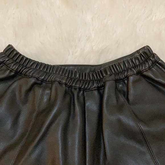 leather short  size S-M - Picture 6 of 10